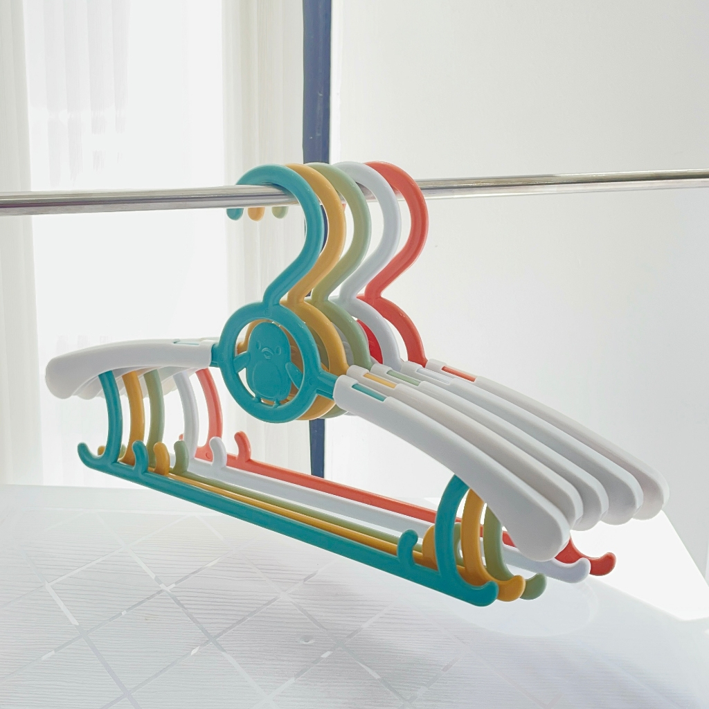 HEINOไม้แขวนเสื้อเด็ก ปรับยืดขนาดได้ ดีไซน์พิเศษ ใช้แขวนเสื้อผ้า ได้ทั้งเด็กและผู้ใหญ่