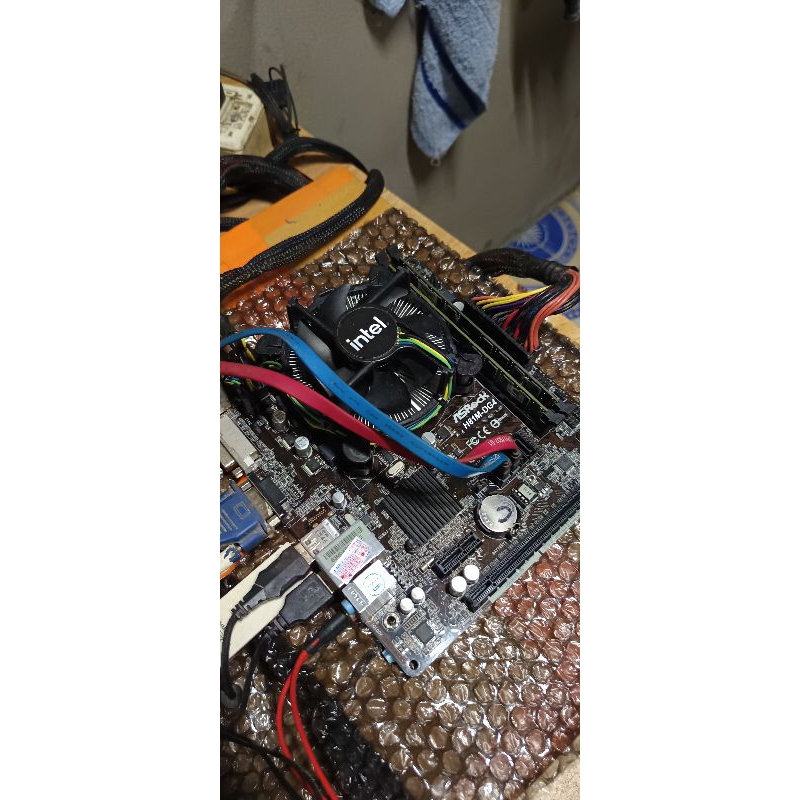 ขายมือสองเมนบอร์ดAsrock H81M 1150 พร้อมCPU I5 4570 มีฝาหลังให้