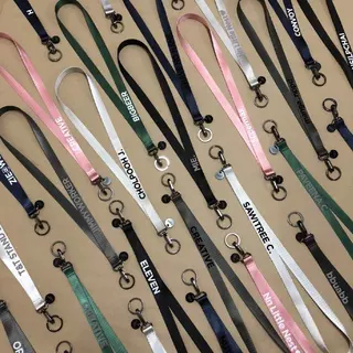 สายคล้องคอ คล้องบัตร สกรีนชื่อ ห้อยบัตรพนักงาน CLASSIC LANYARD KIDNAP ME.