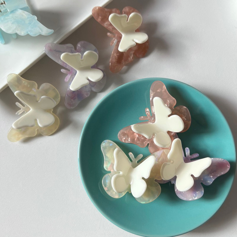 พร้อมส่ง กิ๊บติดผม Ava Butterfly Hair Clip ขนาด 5.5 cm. ราคาต่อชิ้น