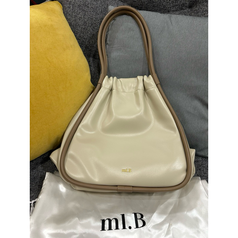 Used like new : กระเป๋า ml.B รุ่น Ravioli Tote สี ivory