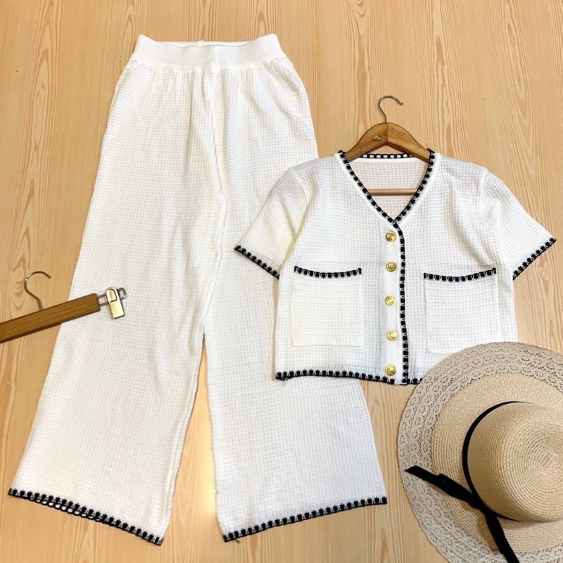 LILY ชุดเซ็ต 2 ชิ้น[เสื้อ+กางเกง] งานนำเข้าผ้าไหมพรมสวยพรีเมี่ยม ตัดขอบเพิ่มความลัคชู แมทช์กันอย่างลงตัว แนะนำเลยค่า - รูปที่ 3