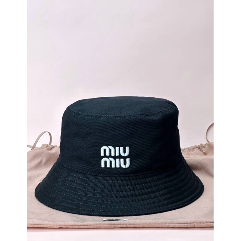 New  Miu miu bucket hat  ( โลโก้ใหม่ )