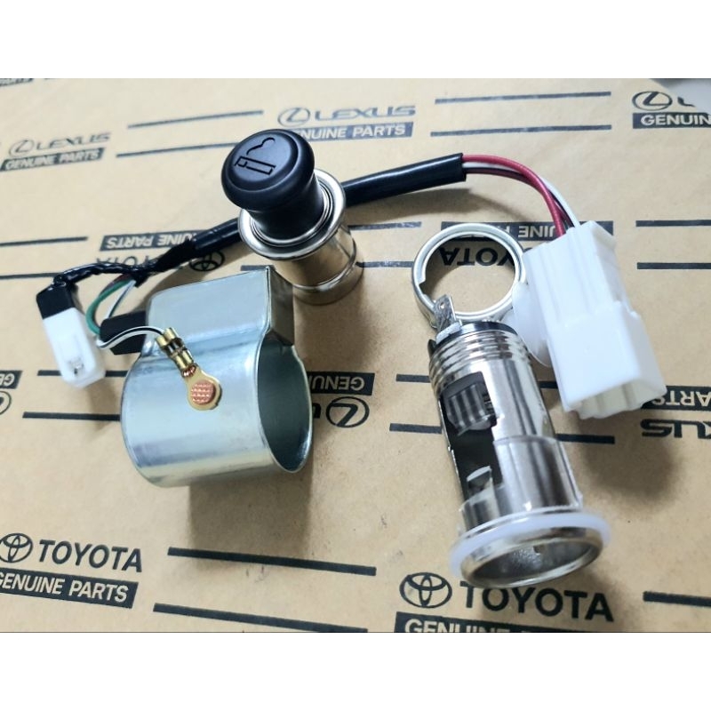 ที่จุดบุหรี่ทั้งชุดของ Toyota Camry Altis 2020 up แปลงใส่ Vigo Revo เก๋งหลายรุ่น (มีไฟหรี่) "พาร์ทแท้"