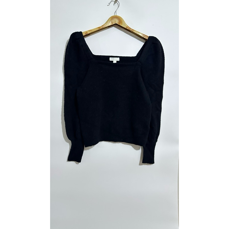 H&M เสื้อคอเหลี่ยมสีดำ  น่ารักมาก อก34 ยาว15