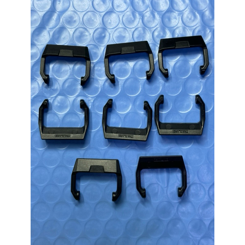 G shock ตะขอ GBA800 ปลายสายสีดำ วัสดุเป็นพลาสติก ราคาต่อ 1 ชิ้น มีสินค้าพร้อมส่ง