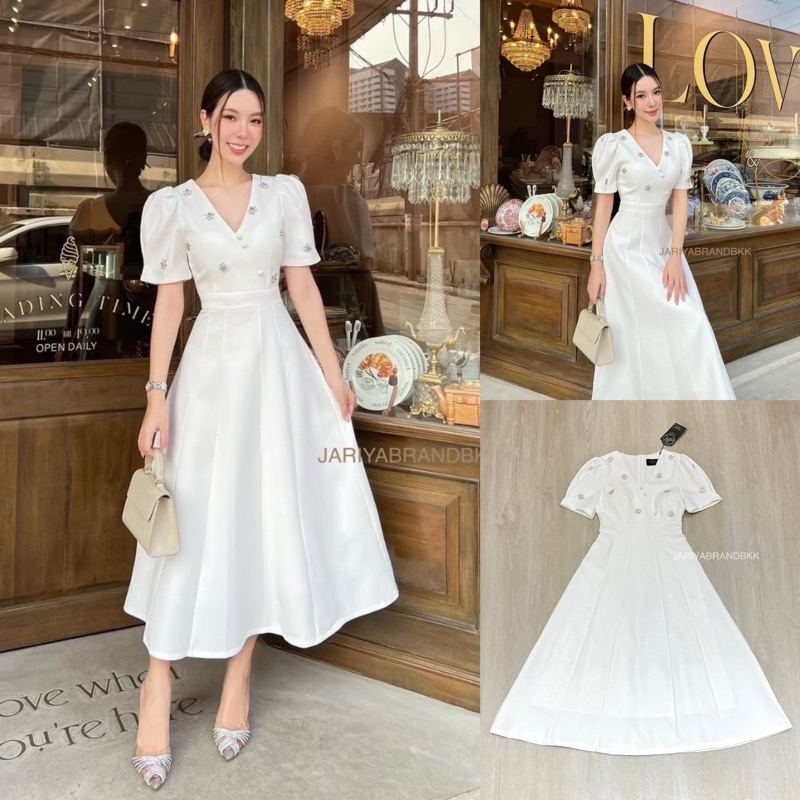 M11 งานป้าย Jariya Dress ชุดเดรสยาวสีขาวคอวีแขนตุ๊กตาปักเพชร สำหรับผู้หญิง เสื้อผ้าแฟชั่นผู้หญิง ไซส์ S-XL