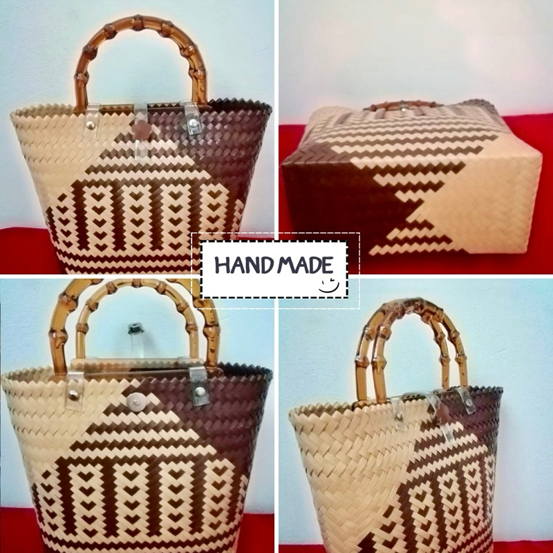 กระเป๋าแฮนด์เมค กระเป๋าสานพลาสติก สานจากเส้นพลาสติกตราลูกโจ้ ขนาด21×10สูง25เซนติเมตร   สวยทนทาน ทำความสะอาดง่าย