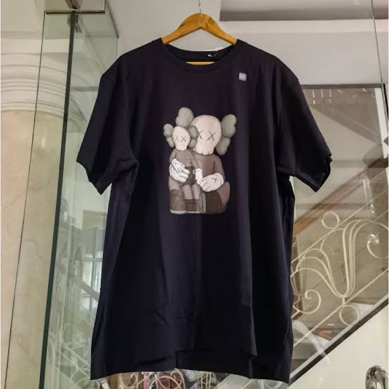เสื้อ Uniqlo Kaws ของแท้ชอปไทย เสื้อสตรีท street