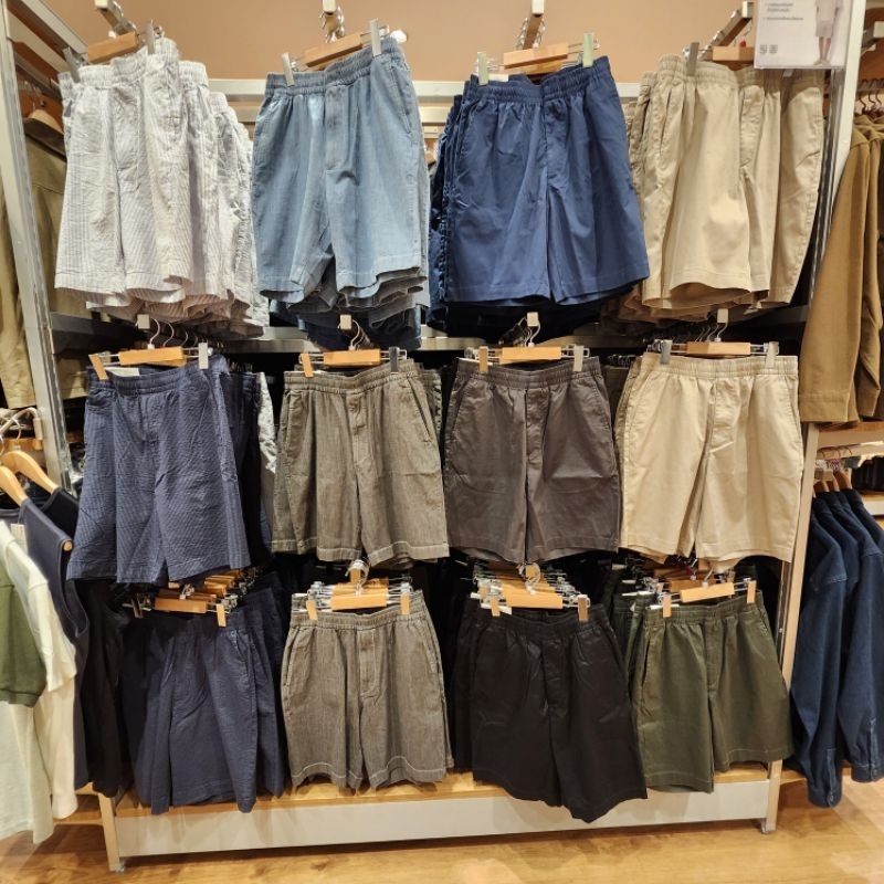 รับหิ้วของแท้ UNIQLO กางเกงขาสั้นผู้ชาย ผ้ายืด เรียบลื่นและเคลื่อนไหวได้อย่างคล่องตัว