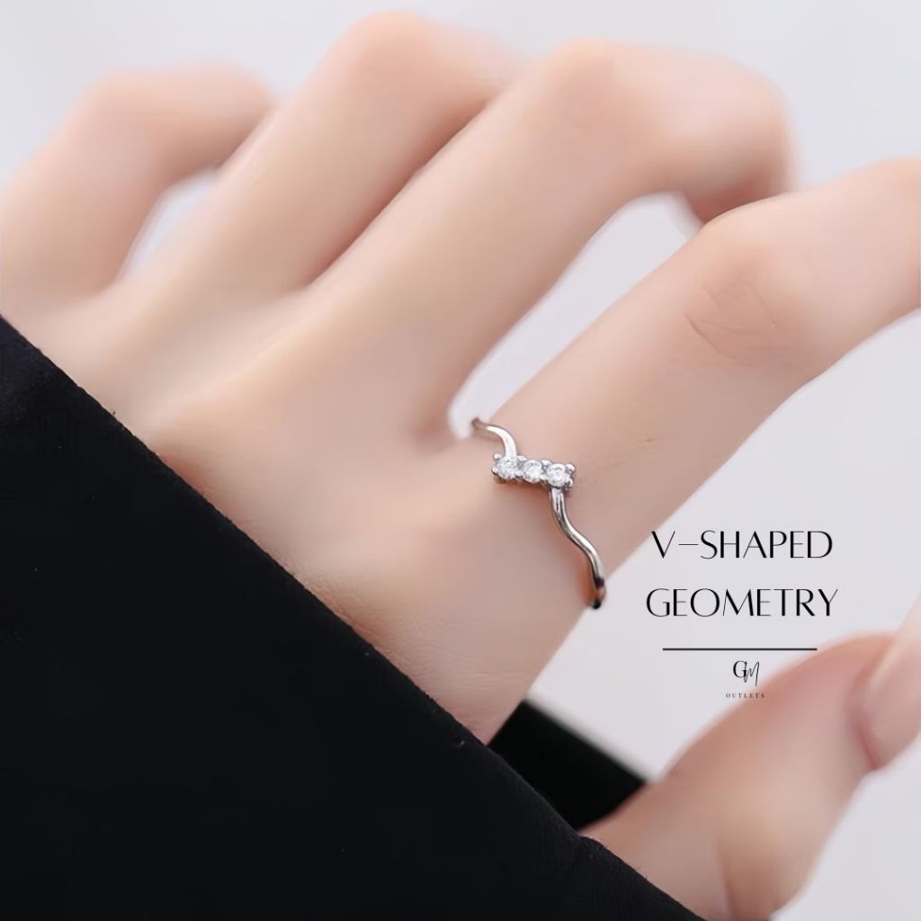 OUTLETS ล้างสต็อกจากโรงงานโดยตรง แหวน V-shaped geometry Ring แหวนเงิน เเหวนแฟชั่น แหวนสวยๆ