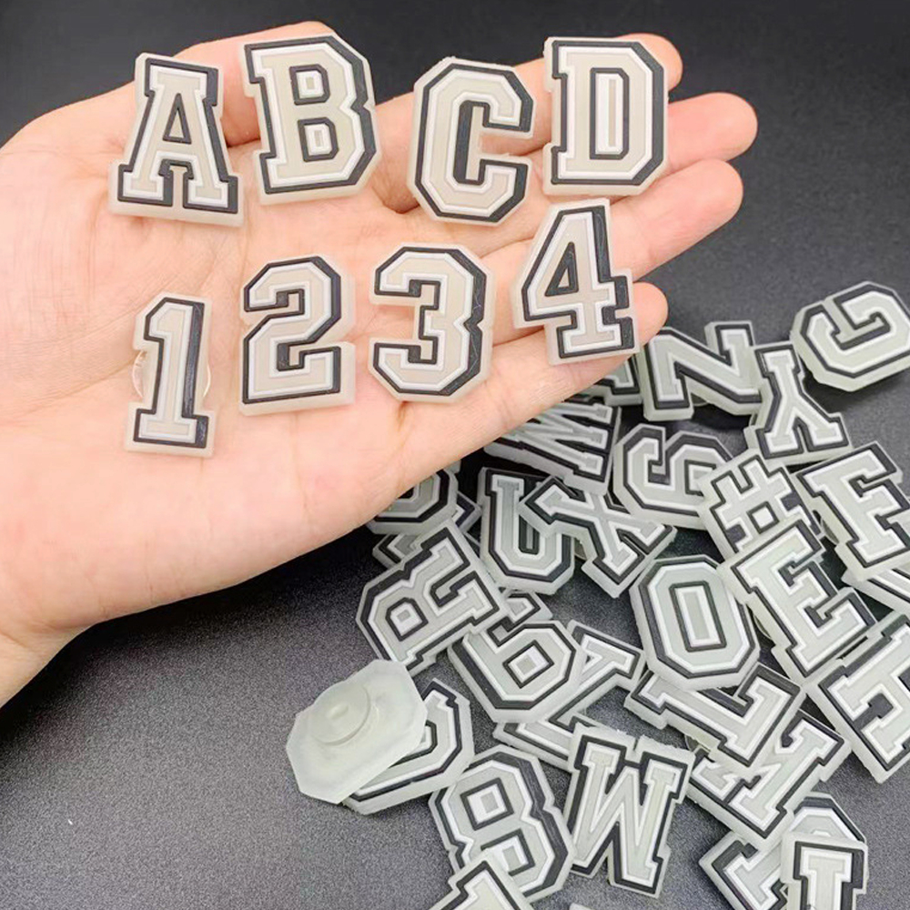 ตัวติดรองเท้า Pvc ตัวอักษร A-Z เรืองแสง สำหรับตกแต่งรองเท้า Jibbitz
