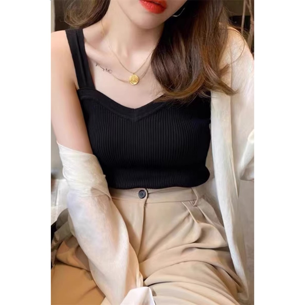 เสื้อชั้นในสตรีถักคอวีสีขาวสำหรับผู้หญิง สไตล์ด้านในที่ทันสมัย ​​ดีไซน์การสวมใส่ด้านนอกแบบฝรั่งเศส เสื้อท่อนบนช่วงฤดูร้อ