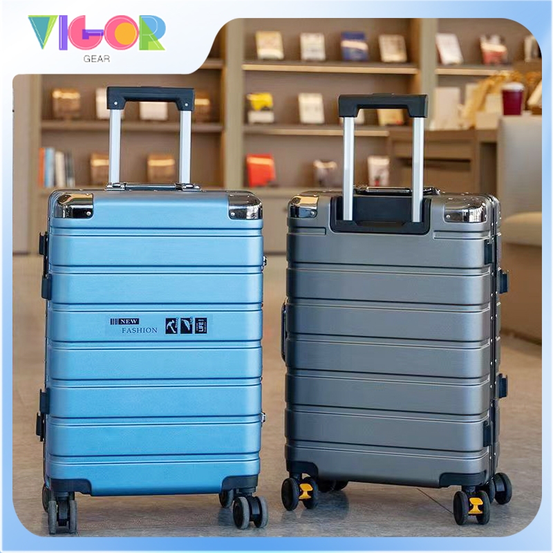 [รับประกัน3ปี] luggage กระเป๋าเดินทาง  Titanium กระเป๋าเดินทางล้อลาก โครงอลูมิเนียม  มุมกันกระแทก 4 มุม