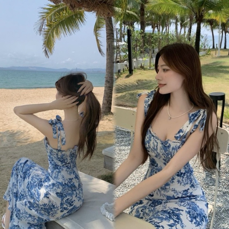 iBlue พร้อมส่ง ชุดชายหาด กระโปรงแขวนรูปถ่ายท่องเที่ยวริมทะเลที่อ่อนโยนและแสนหวาน ชุดไปทะเล