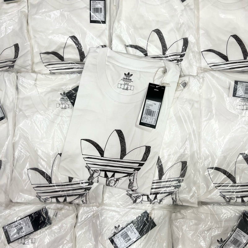 เสื้อยืดคอกลมของแท้ 100% ผ้าดีมากๆๆ ลายการ์ตูนและTrefoil สินค้าพร้อมส่ง ชาย-หญิงใส่ได้