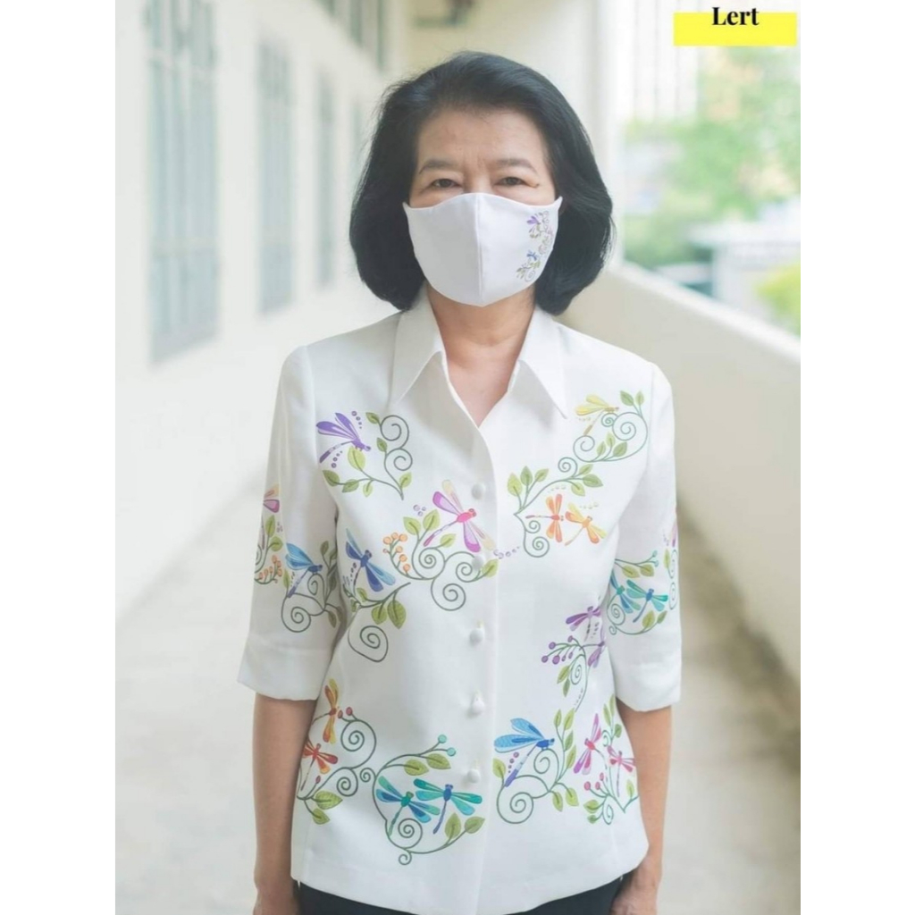 Daris เสื้อเชิ้ตผู้หญิง Woman's shirt แขนสามส่วน สีขาว