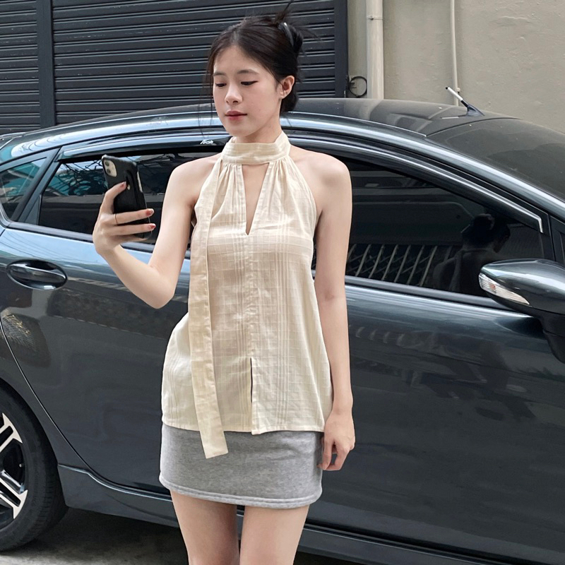 Tulla.more - Yitho Top เสื้อคล้องคอโชว์หลัง ผูกคอ ผูกหลัง