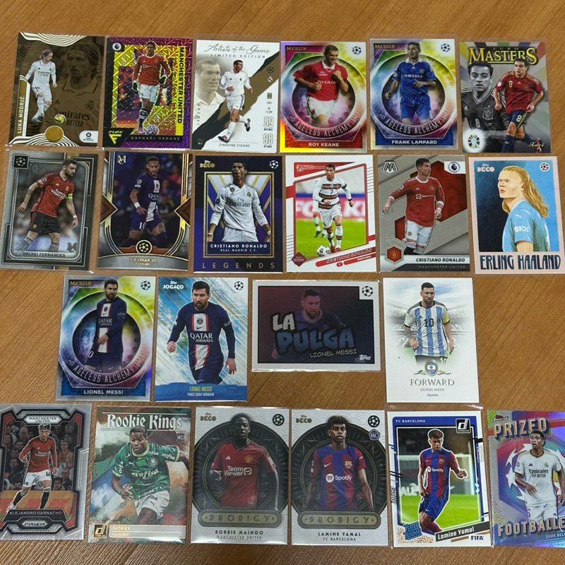 การ์ดสะสมฟุตบอลชุดรวม RONALDO MESSI และดาวรุ่ง YAMAL MAINOO และตำนาน ดาวดัง มากมาย หลายกล่อง หลายแบน ลิขสิทธิ์แท้