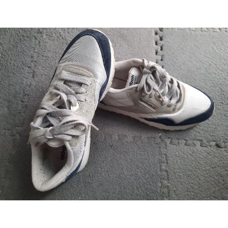 รองเท้าผ้าใบ  Reebok