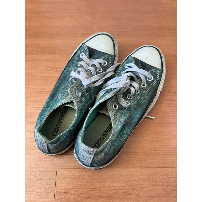 รองเท้าผ้าใบ Converse