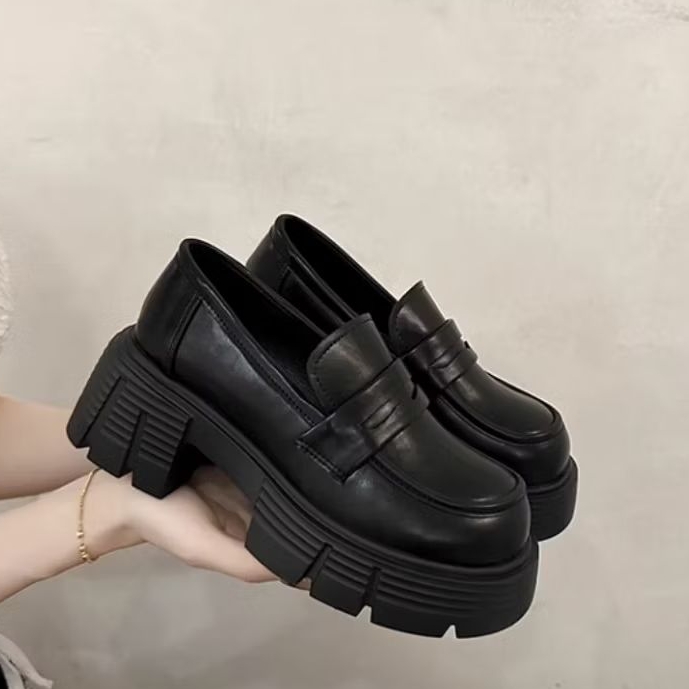 OhBlablaShoes  *NEW*  พร้อมส่ง รองเท้าคัชชู หุ้มส้น  (สูง6.5cm.)(sz.35-40) สีดำ