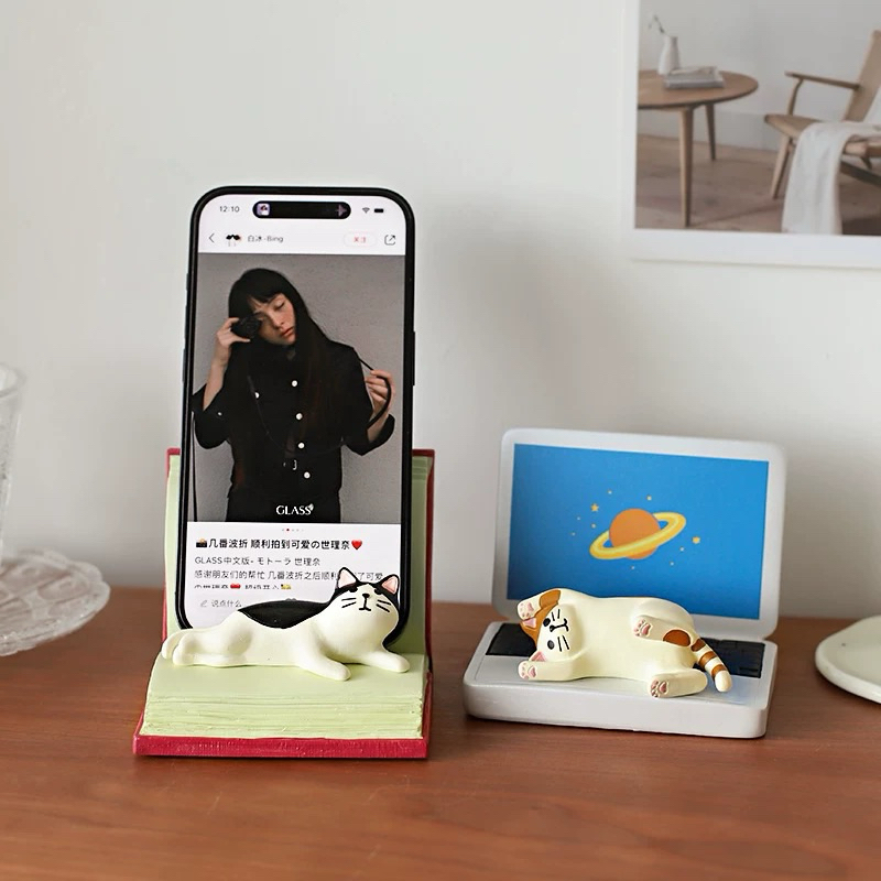 🇹🇭พร้อมส่ง!! DECOLE ญี่ปุ่น ZAKKA ที่ตั้งโทรศัพท์ ของขวัญ แท็บเล็ตน้องแมว เรซิ่นงานฝีมือ โมเดล