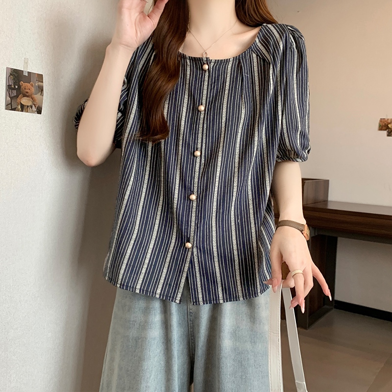 คอลเลคชั่นใหม่ของทางร้าน เสื้อผ้าแฟชั่นสำหรับผู้หญิง งานกระดุมลายทางน่ารักมาก เนื้อผ้าดีใส่สบายไม่ร้อน ใครยังไม่ได้ซื้อ