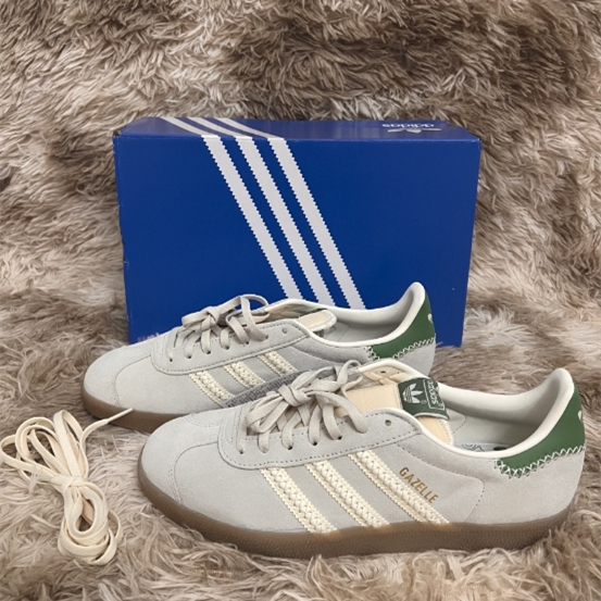 adidas originals GAZELLE adidas originals GAZELLE beige green ของแท้ 100%💯