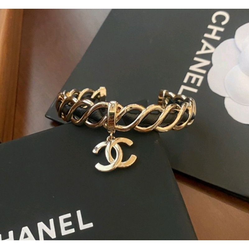 กำไล Cha nel เกรด่งานดีที่ สุด่ พร้อมส่ง่ในไทยค่ะ
