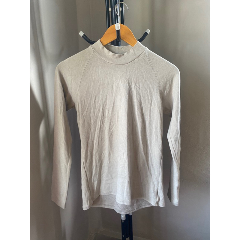 heatech uniqlo สีครีม