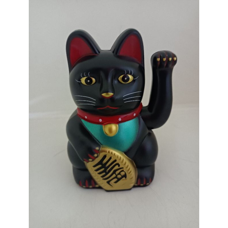 แมวกวักนำโชคพลาสติกสีขาวใส่ถ่านสูง6นิ้ว