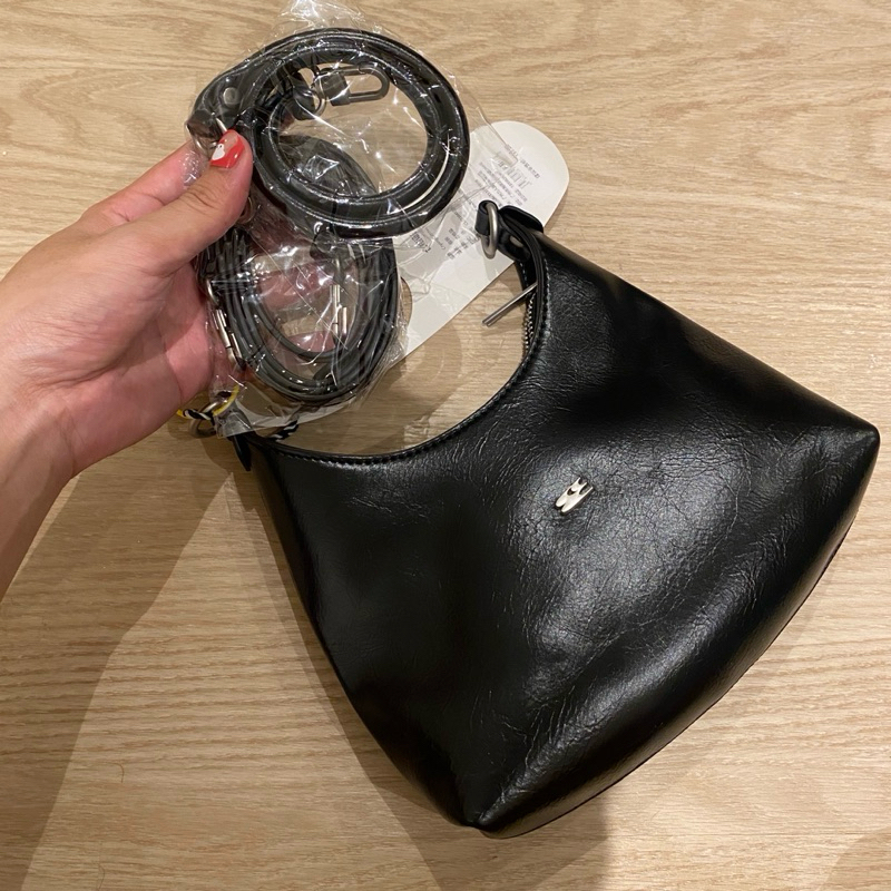 พร้อมส่ง กระเป๋า 90s Handbag จากแบรนด์ CryingCenter ของแท้