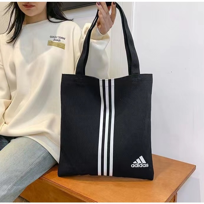 ใหม่สไตล์ความจุขนาดใหญ่กระเป๋าถือสุภาพสตรีกระเป๋าสะพายฟิตเนสกระเป๋าถือ มี 4 สไตล์ให้เลือก