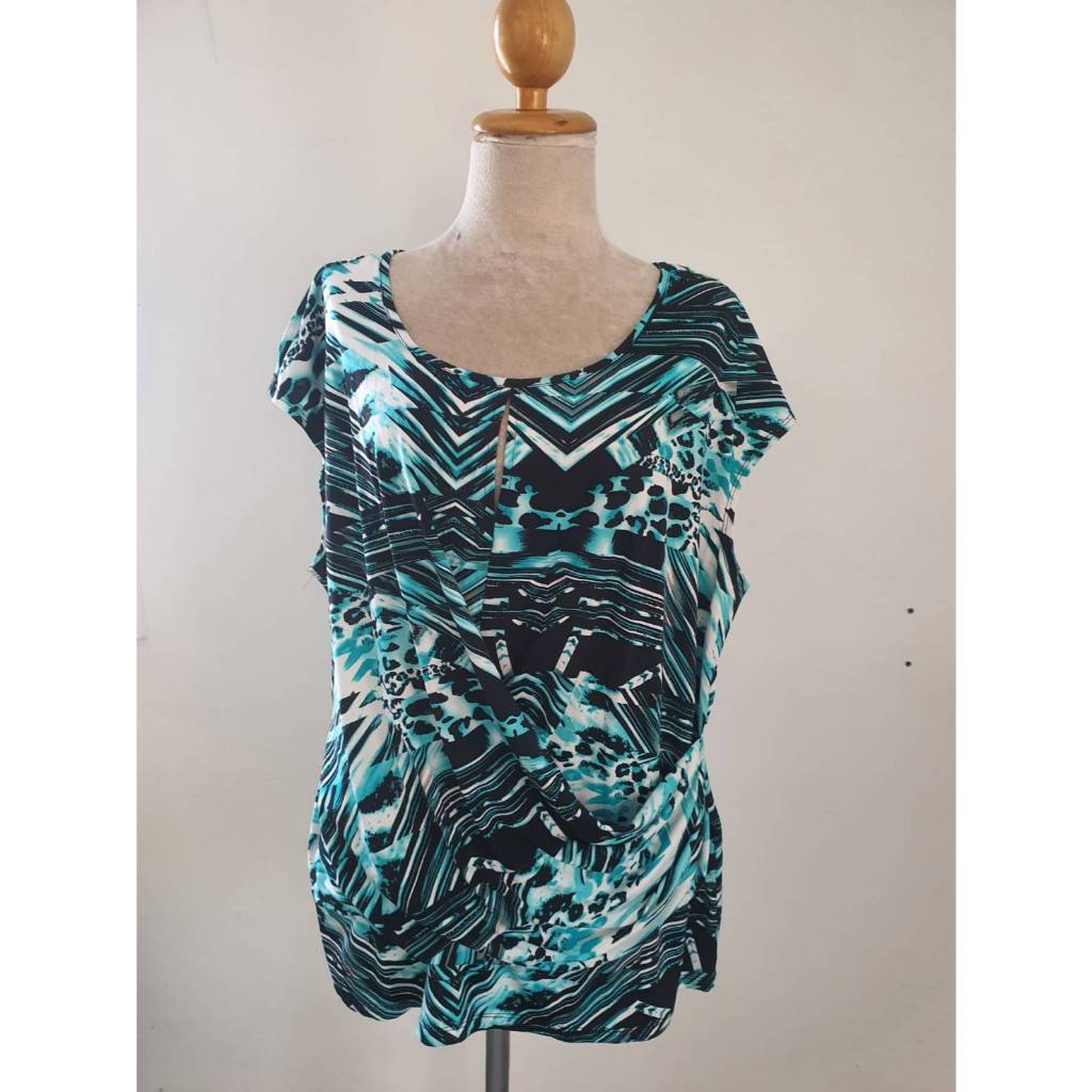 FF05814 เสื้อผ้าแฟชั่น มือสอง แบรนด์  อก 48-52 นิ้ว