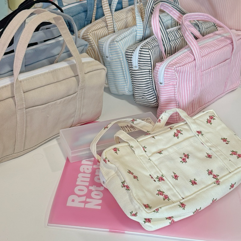 carry me-พร้อมส่ง กระเป๋าอเนกประสงค์ ใบเล็ก ใส่เครื่องสำอางค์ เครื่องเขียนเป็นแบบถือได้ มีซิป น่ารัก
