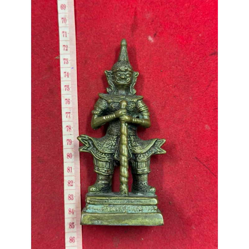 ท้าวเวฬสุวัน วัดสุทัศน์ เนื้อทองเหลืองขันโรงหิน ฐานปูนเก่า