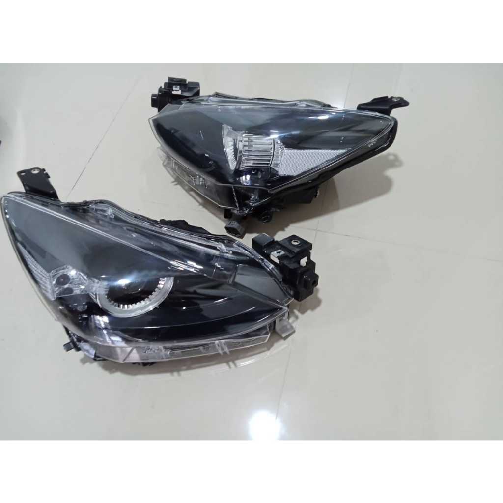ไฟหน้ามาสด้า 2 Mazda2 ของแท้ 2019-2021 ซ้ายขวา 1 คู่