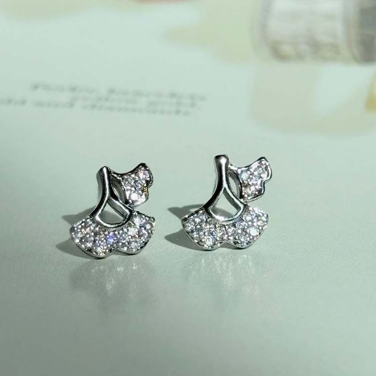 Kind Jewelry ต่างหูติดหู Gingko