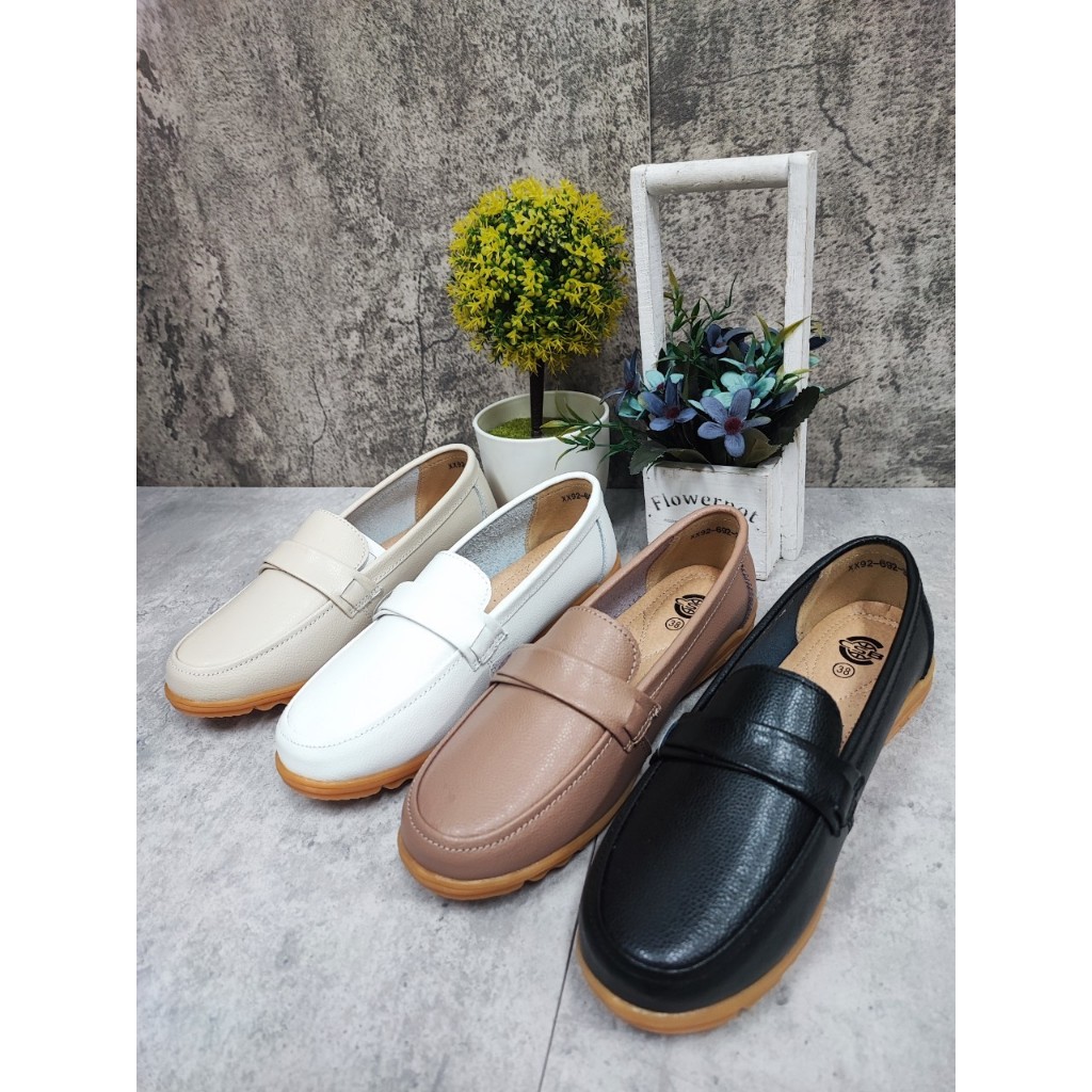 92-692 รองเท้าหนังหุ้มส้นผู้หญิงไซส์36-41+1ไซส์มีหลายสีส้นเตี้ย ส้นแบนพื้นนยาง
