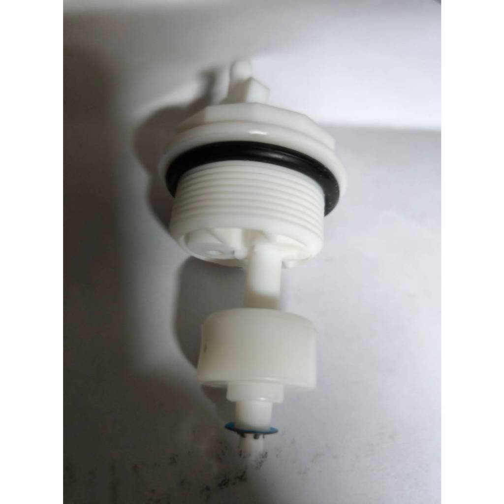 พลาสติกตูดกรองดักน้ำ ใช้ได้ทั่วไป TFR MTX L200D พลาสติกอุดกรองโซล่า