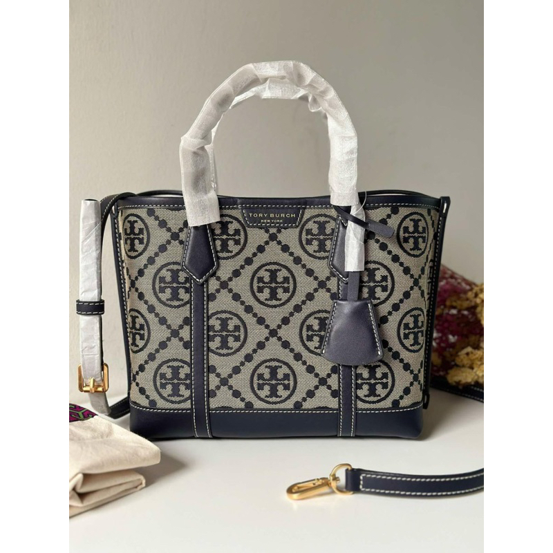 รับประกันแท้ หายากก Tory Burch Perry T monogram Small Triple Compartment Tote Bag 83313