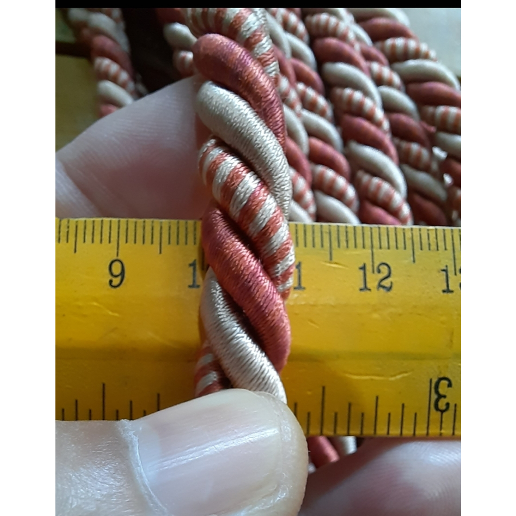 เชือกเกลียวลวดลาย สี