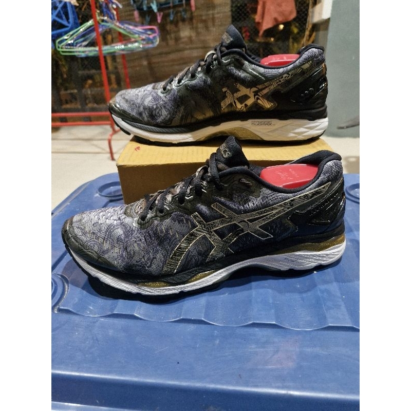 รองเท้าวิ่งมือสอง asics kayano23 ไซด์ 42/265