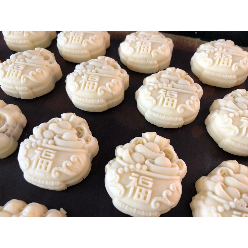 สินค้าใหม่ สั่งขั้นต่ำ 10 ชิ้น คุกกี้/ทาร์ต ไส้สับปะรด ลายถังทอง