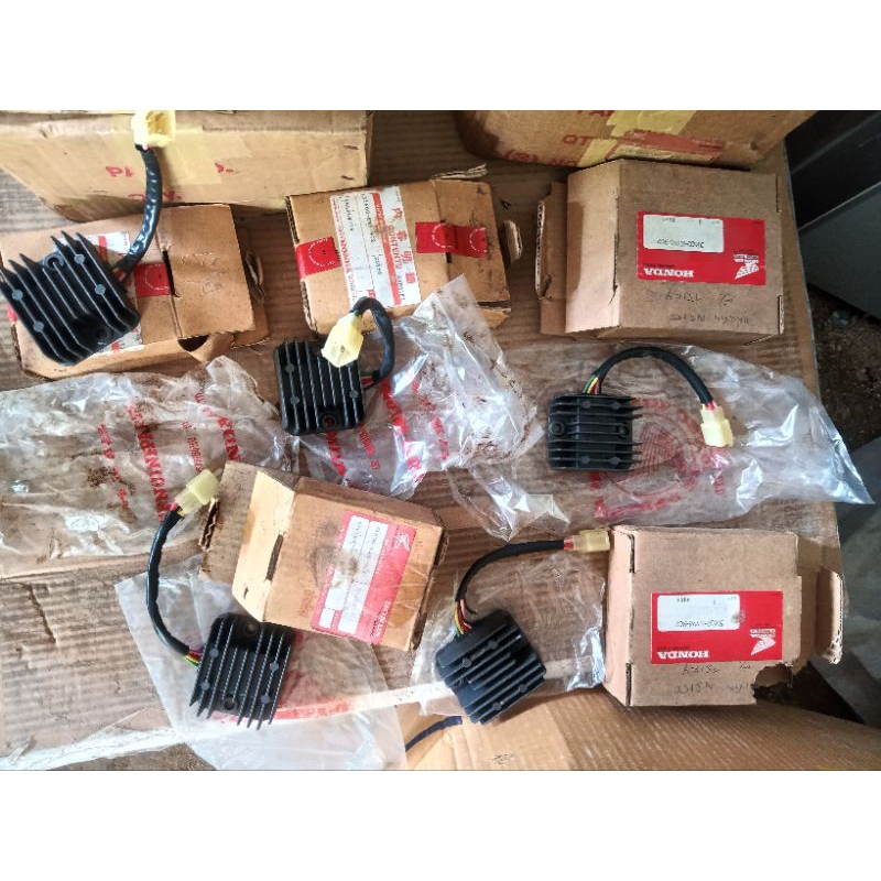 31600-KW6-902 แผ่นชาร์จ NSR (Regulators) Honda NSR อะไหล่แท้(เลือก3แบบ)