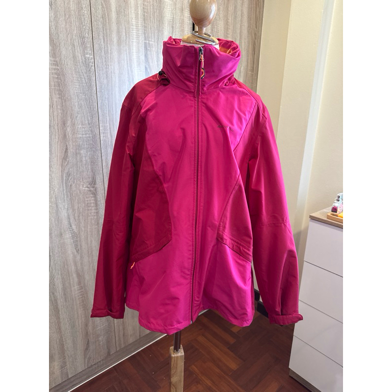 Quechua decathlon เสื้อกันหนาวกันลม อย่างดีมีหมวกพร้อมที่เก็บสภาพใหม่มาก