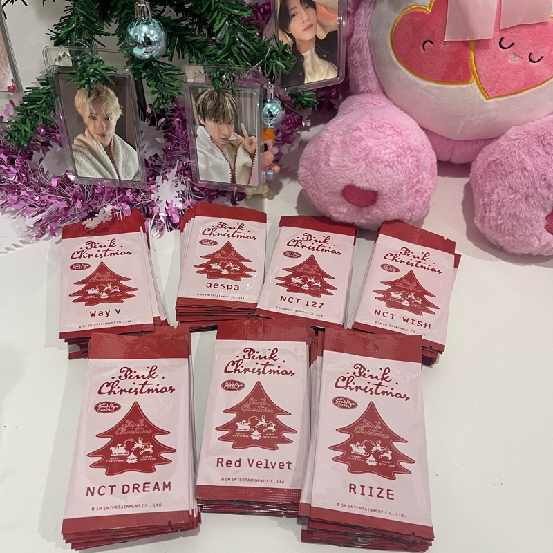 {พร้อมส่ง} [ซื้อผ่านvideo ลด 150.-] 2024 PINK CHRISTMAS PHOTO CARD RANDOM PACK
