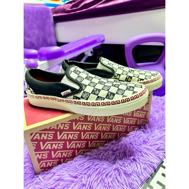 รองเท้า VANS Classic Slip-On (แท้ มือสอง) 💯