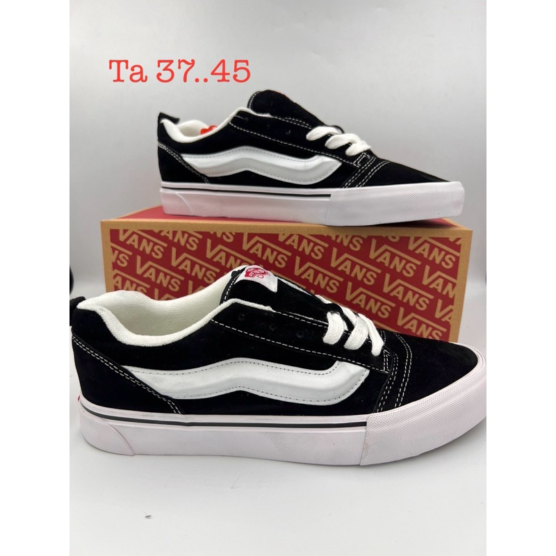 รุ่นใหม่🔥 รองเท้าผ้าใบ เอาใจสายเท่ ใส่ได้ทั้งผู้ชายและผู้หญิง (size37-45)แถมกล่อง✅
